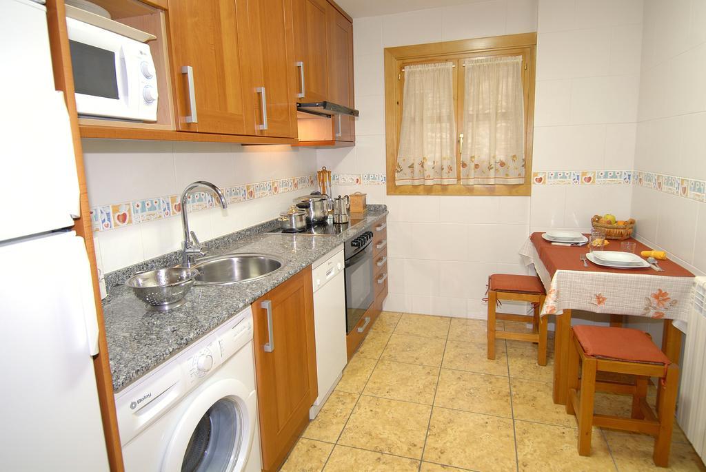 Apartamentos El Rincon De Benas Benasque Bilik gambar