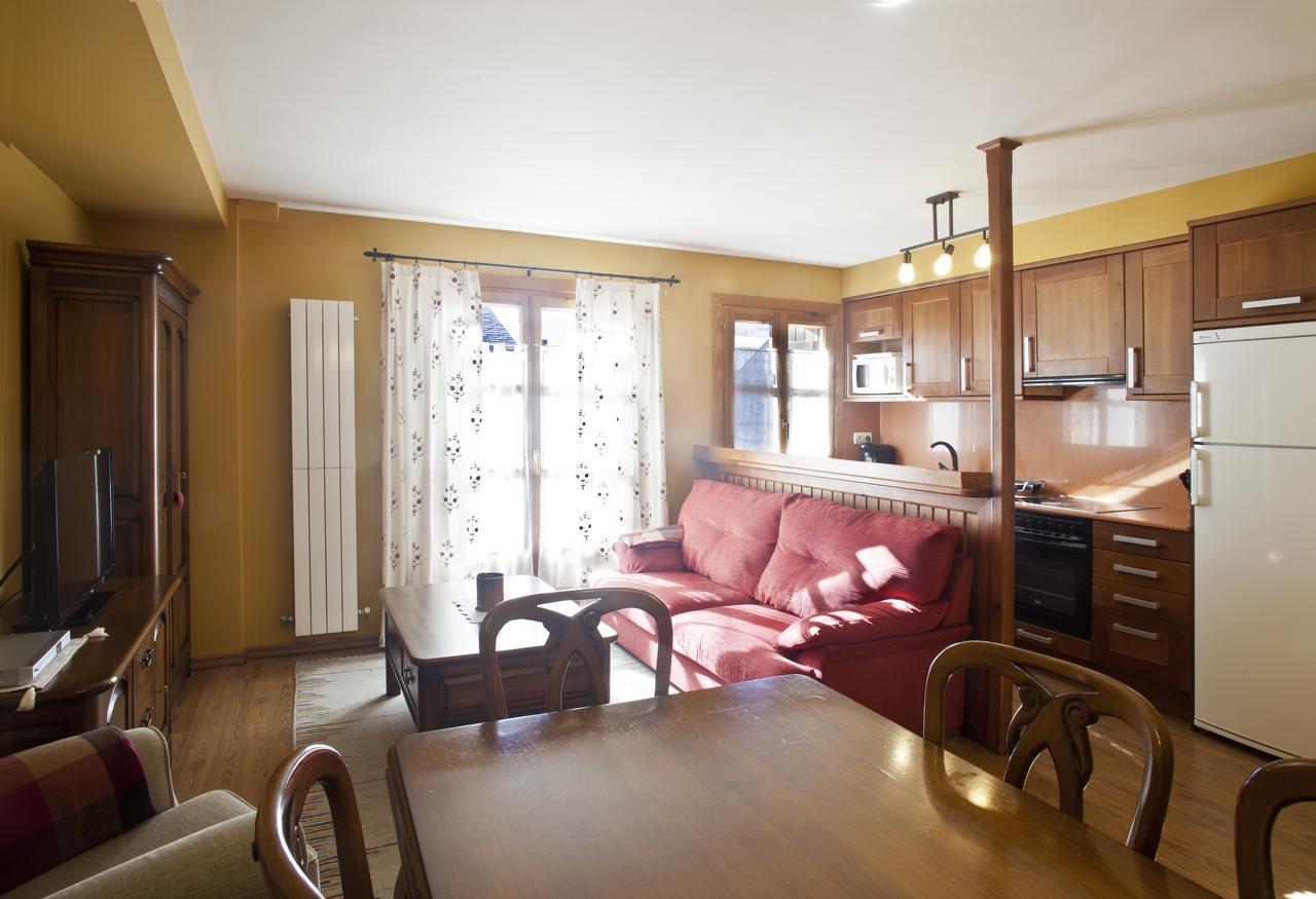 Apartamentos El Rincon De Benas Benasque Luaran gambar