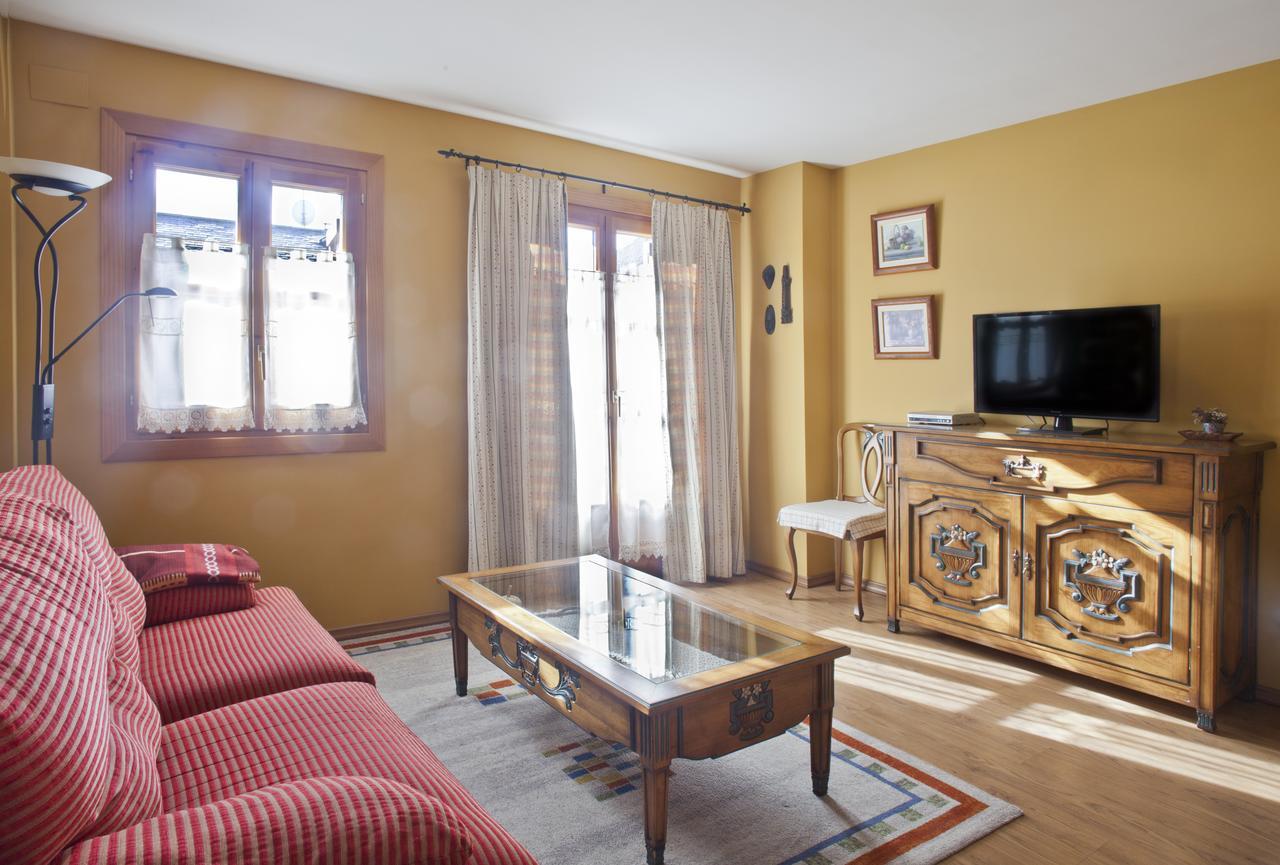 Apartamentos El Rincon De Benas Benasque Luaran gambar